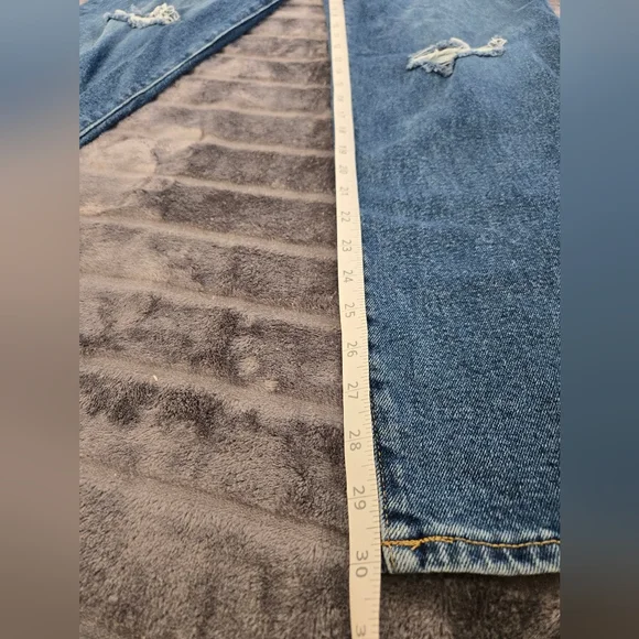 Old Navy Classic Blue Distressed Women's Jeans Size 10 - Picture 5 of 6